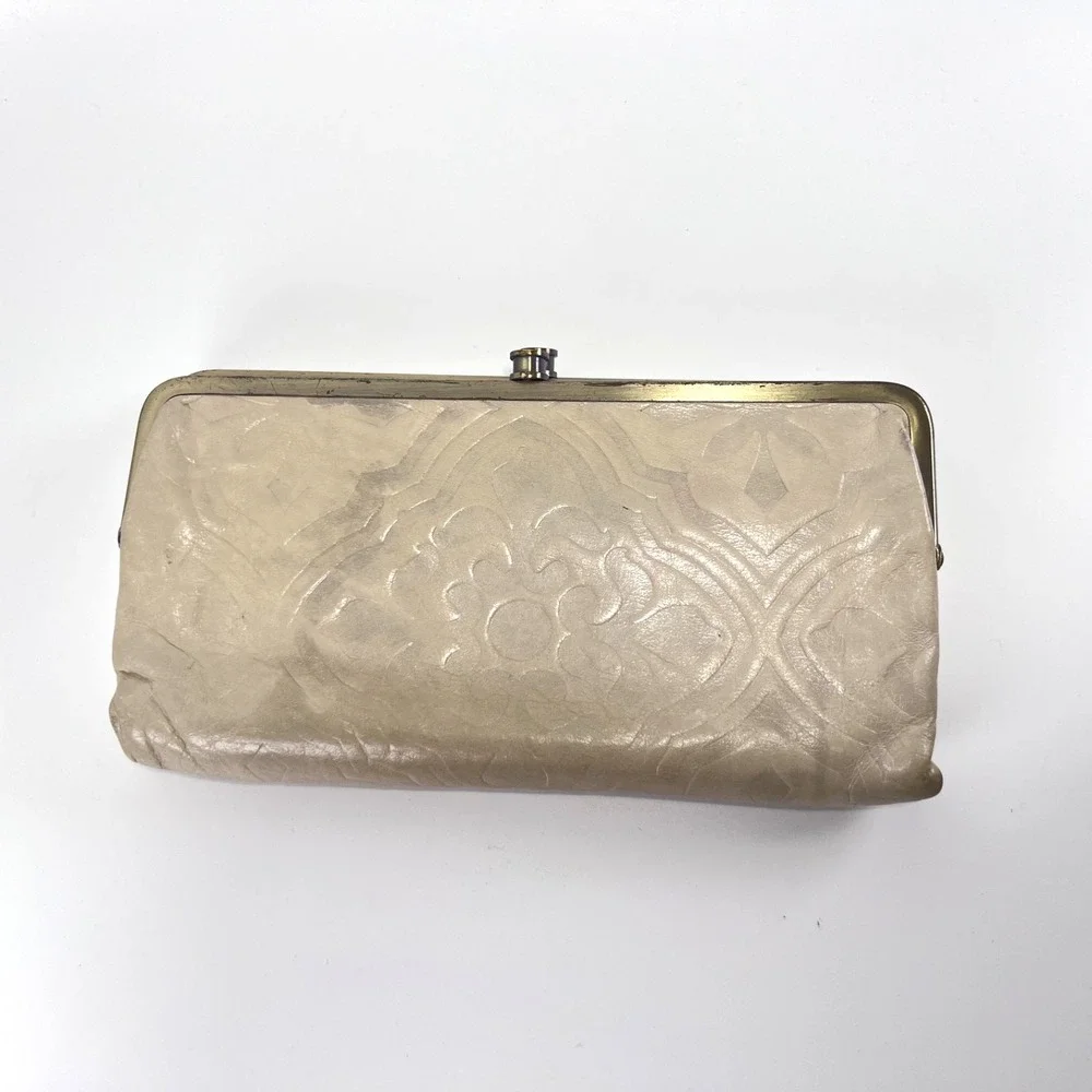 Hobo Double Frame Embossed Leather Clutch Lauren Wallet‎ In Off-White